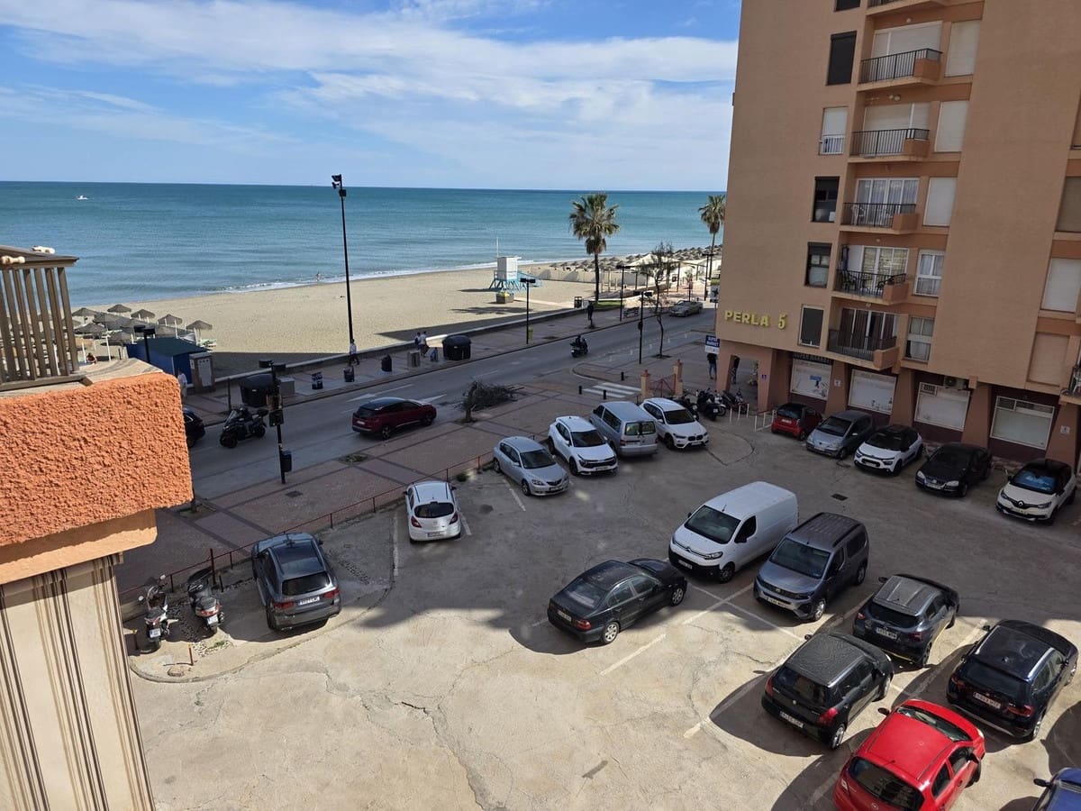 Apartamento de 2 habitaciones en Fuengirola en venta - 299.000 € (Ref: 9971966)
