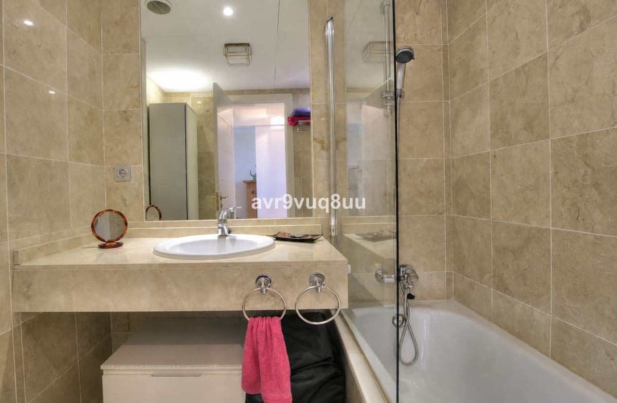 2 slaapkamer Appartement te koop in La Cala de Mijas met zwembad - € 385.000 (Ref: 9971969)