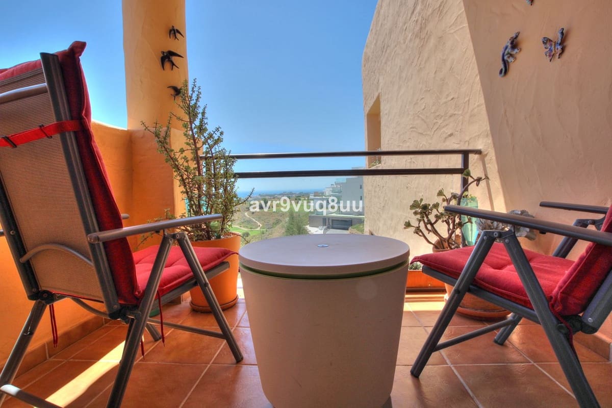 2 slaapkamer Appartement te koop in La Cala de Mijas met zwembad - € 385.000 (Ref: 9971969)
