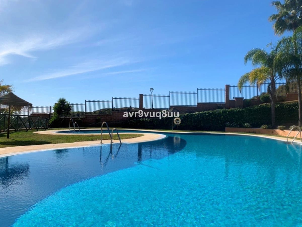 2 slaapkamer Appartement te koop in La Cala de Mijas met zwembad - € 385.000 (Ref: 9971969)