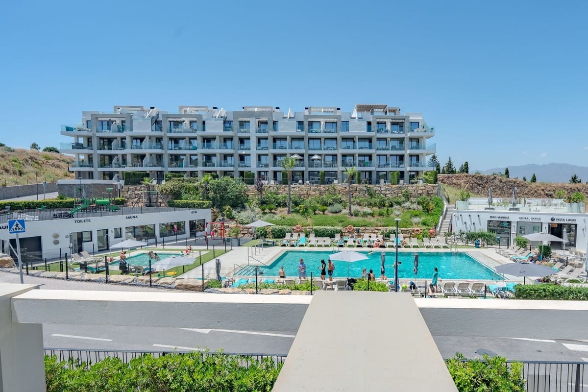 2 soverom Leilighet til salgs i Mijas Costa med svømmebasseng garasje - € 329 000 (Ref: 9971970)