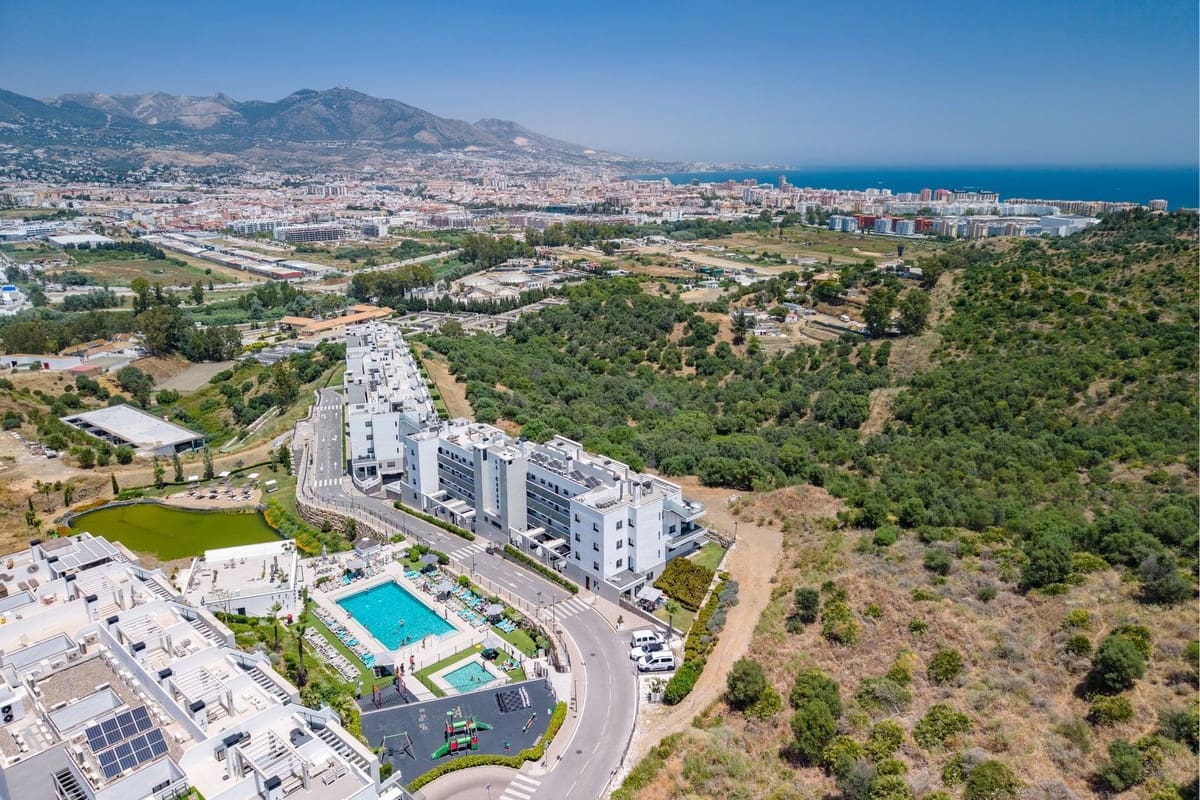 2 soverom Leilighet til salgs i Mijas Costa med svømmebasseng garasje - € 329 000 (Ref: 9971970)