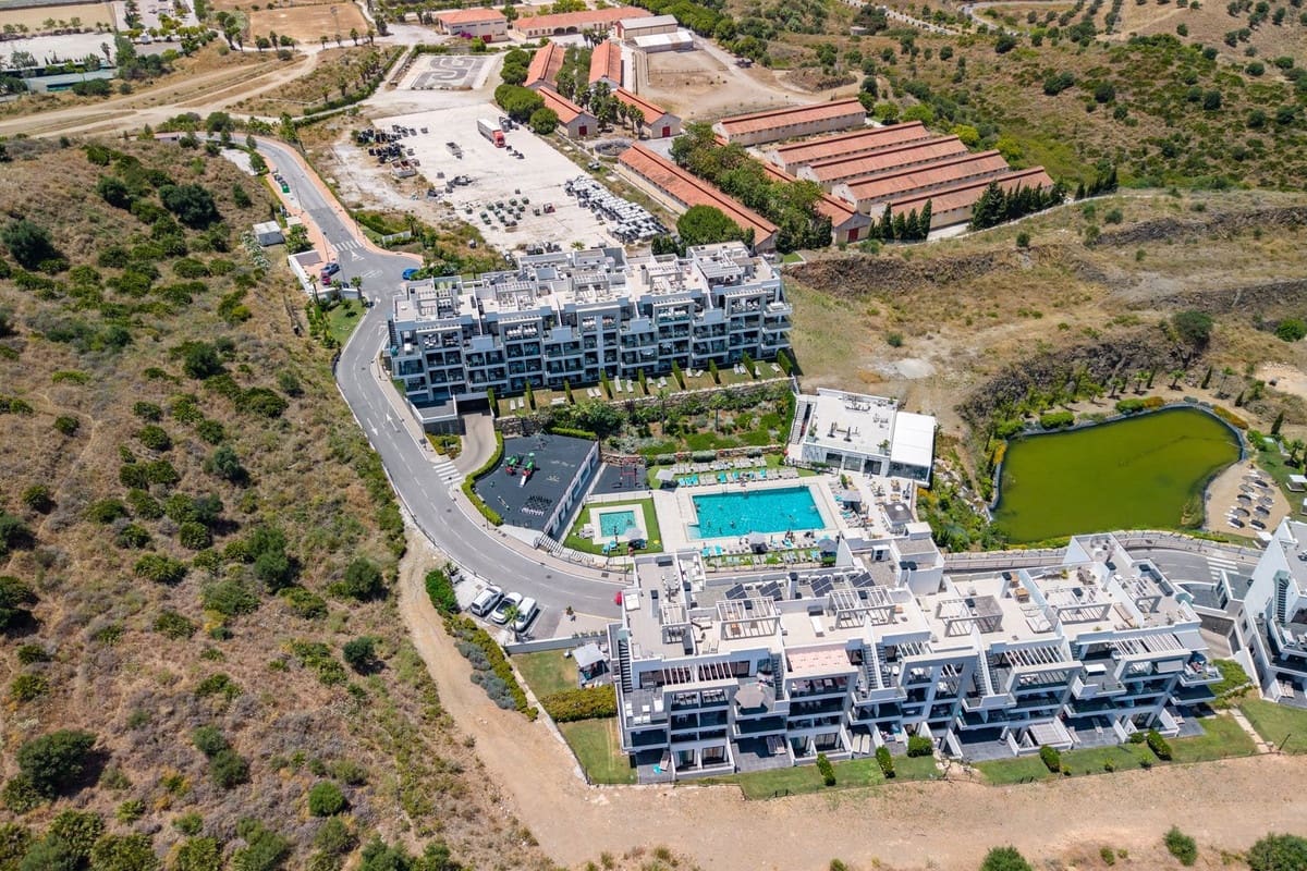 2 soverom Leilighet til salgs i Mijas Costa med svømmebasseng garasje - € 329 000 (Ref: 9971970)