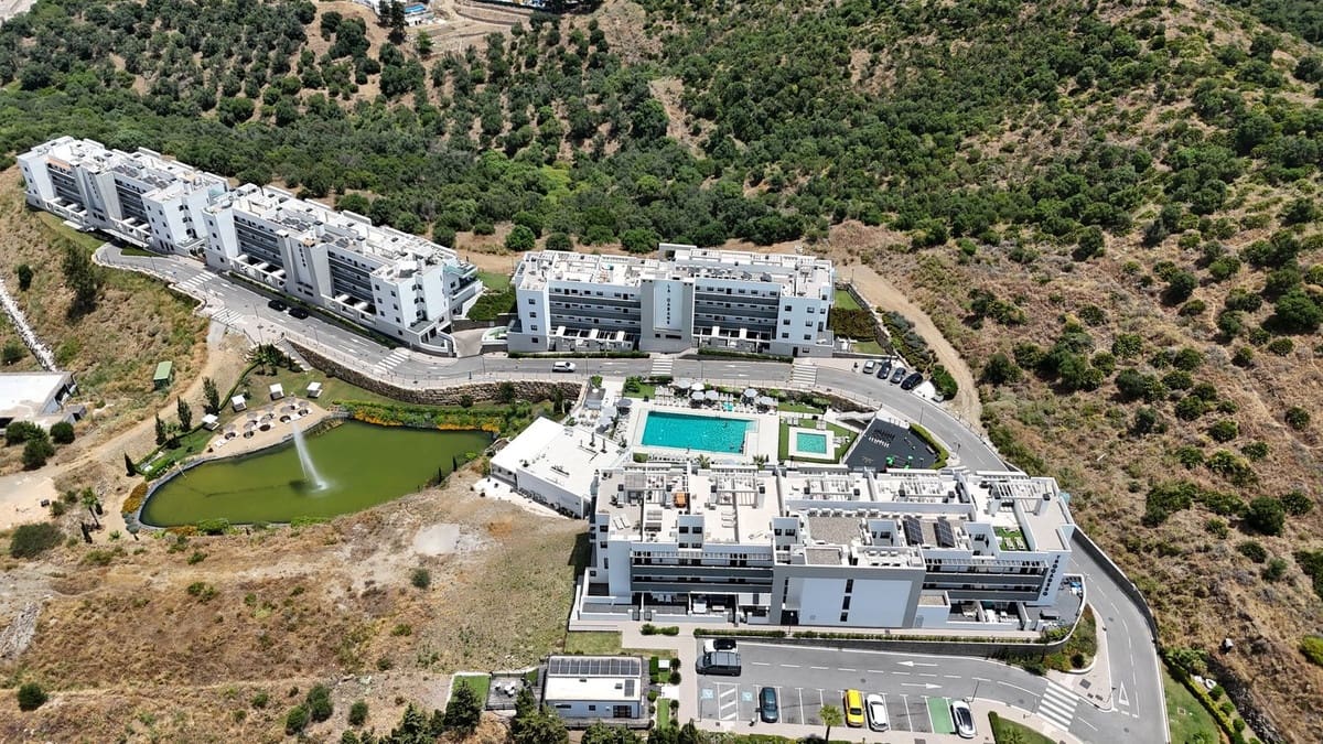 2 soverom Leilighet til salgs i Mijas Costa med svømmebasseng garasje - € 329 000 (Ref: 9971970)