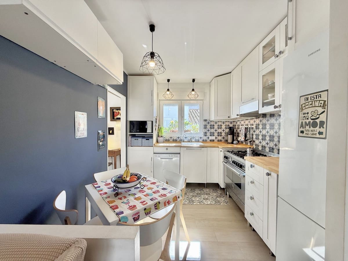 Apartamento de 2 habitaciones en Fuengirola en venta - 359.000 € (Ref: 9971973)