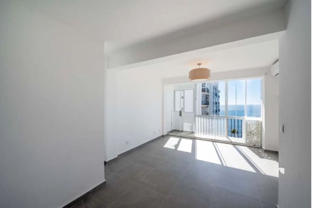 3 bedroom Apartment for sale in Calahonda, Mijas with pool - € 349,000 (Ref: 9971992)
