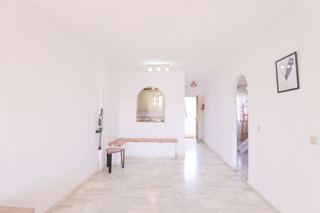 2 soverom Leilighet til salgs i El Faro, Mijas med svømmebasseng garasje - € 259 000 (Ref: 9971993)