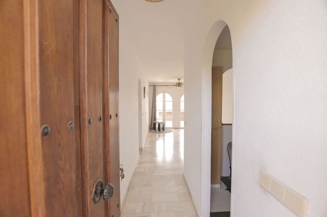 2 soverom Leilighet til salgs i El Faro, Mijas med svømmebasseng garasje - € 259 000 (Ref: 9971993)