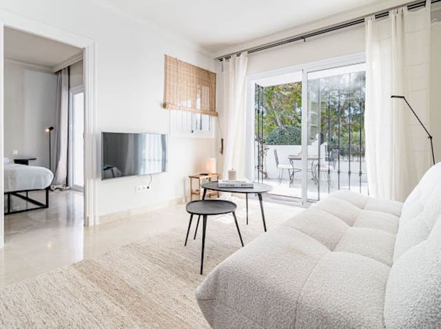 2 soverom Leilighet til salgs i Nueva Andalucia, Marbella med svømmebasseng - € 394 500 (Ref: 9971996)