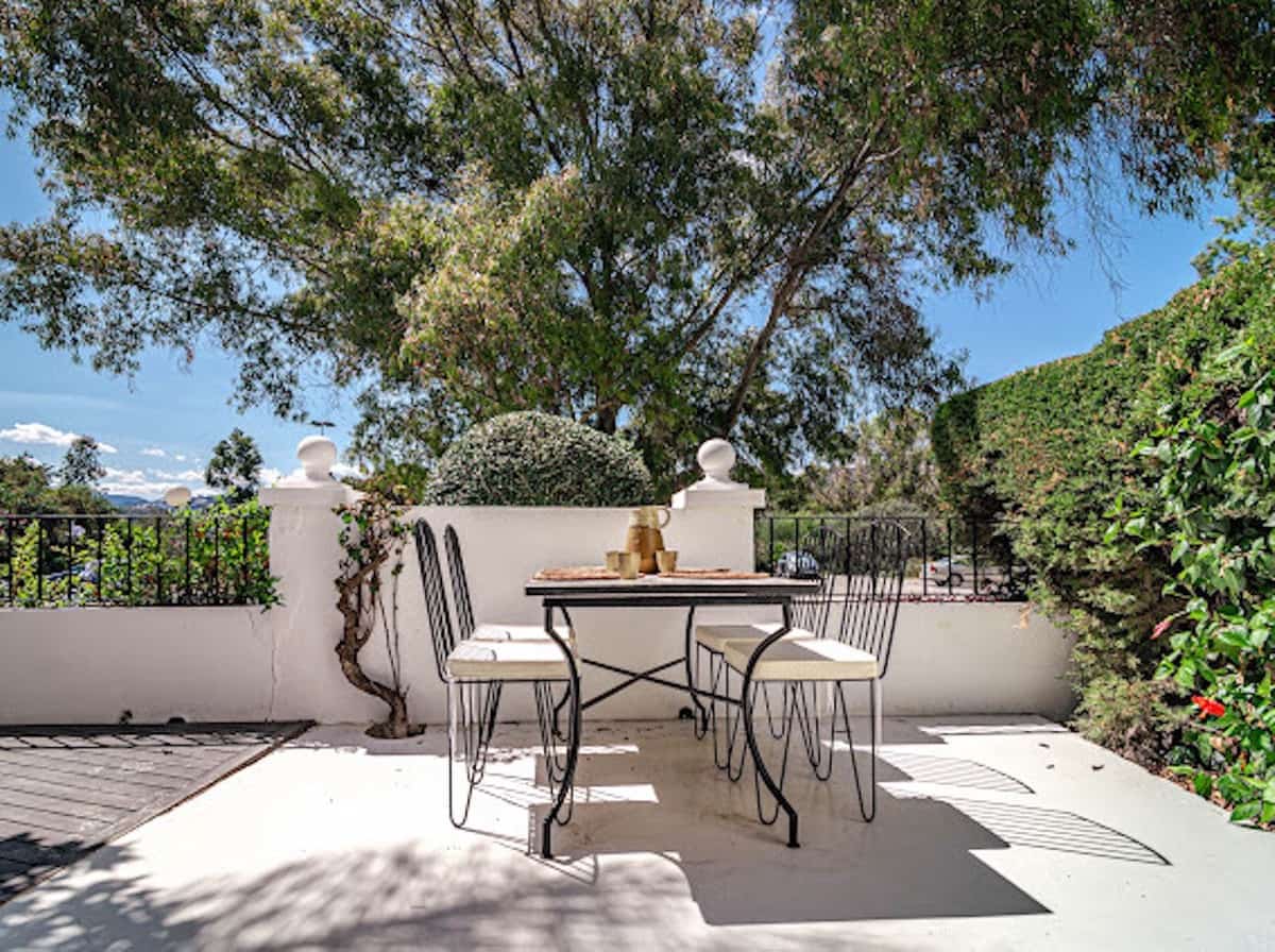 2 soverom Leilighet til salgs i Nueva Andalucia med svømmebasseng - € 394 500 (Ref: 9971996)