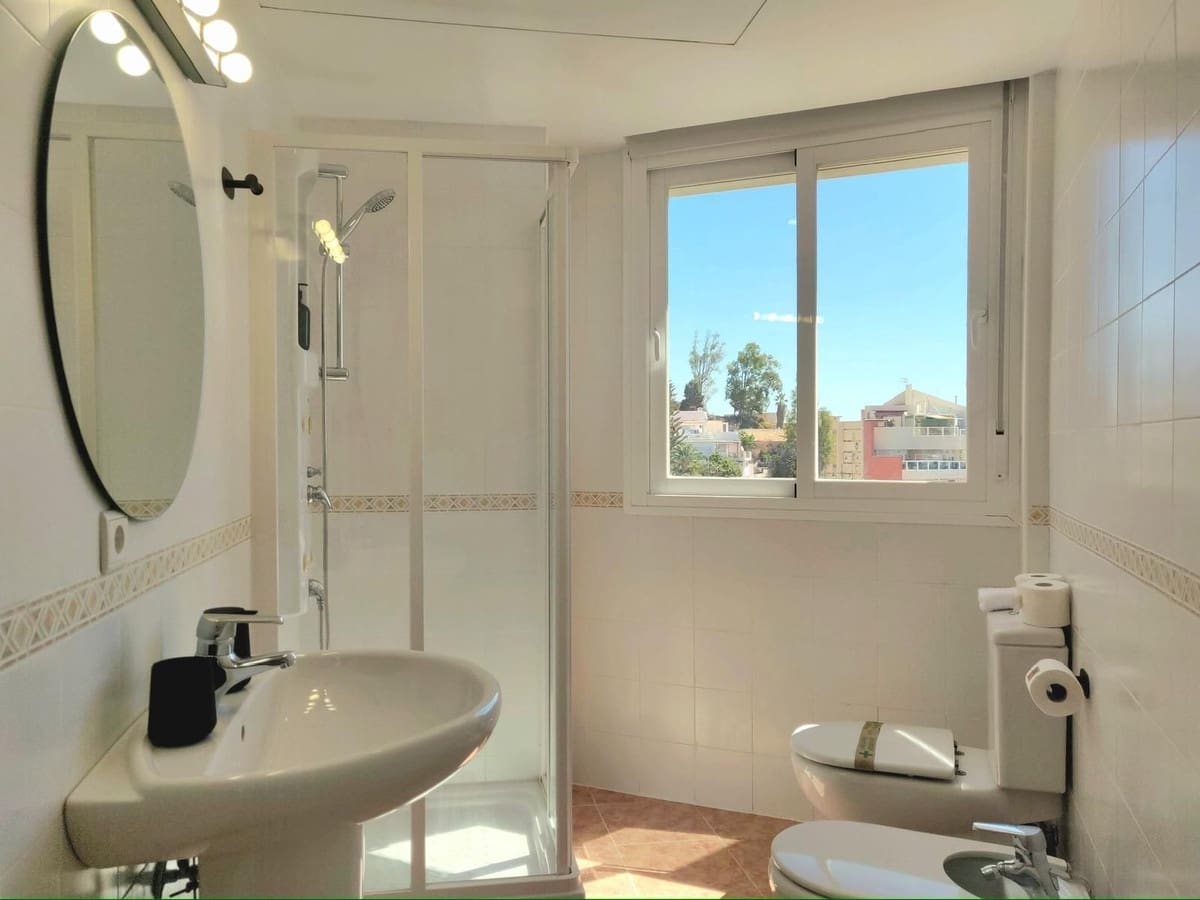 1 bedroom Apartment for sale in Fuengirola with pool - € 310,000 (Ref: 9971999)