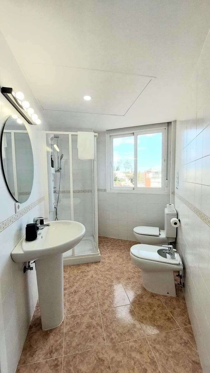 1 bedroom Apartment for sale in Fuengirola with pool - € 310,000 (Ref: 9971999)