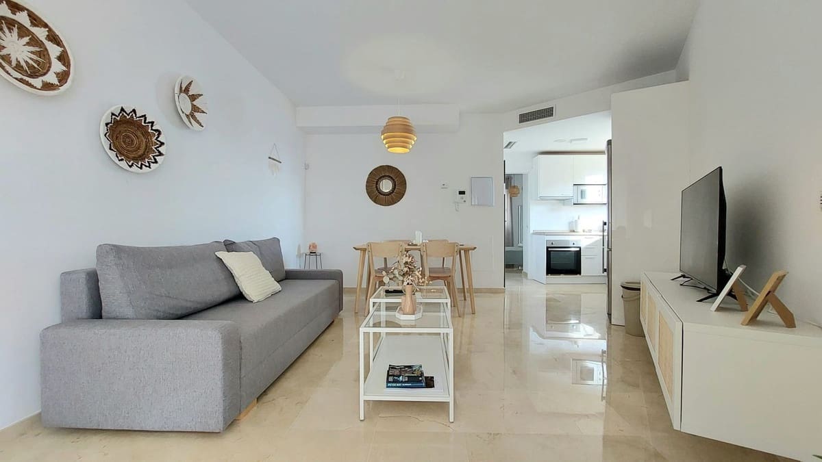1 bedroom Apartment for sale in Fuengirola with pool - € 310,000 (Ref: 9971999)