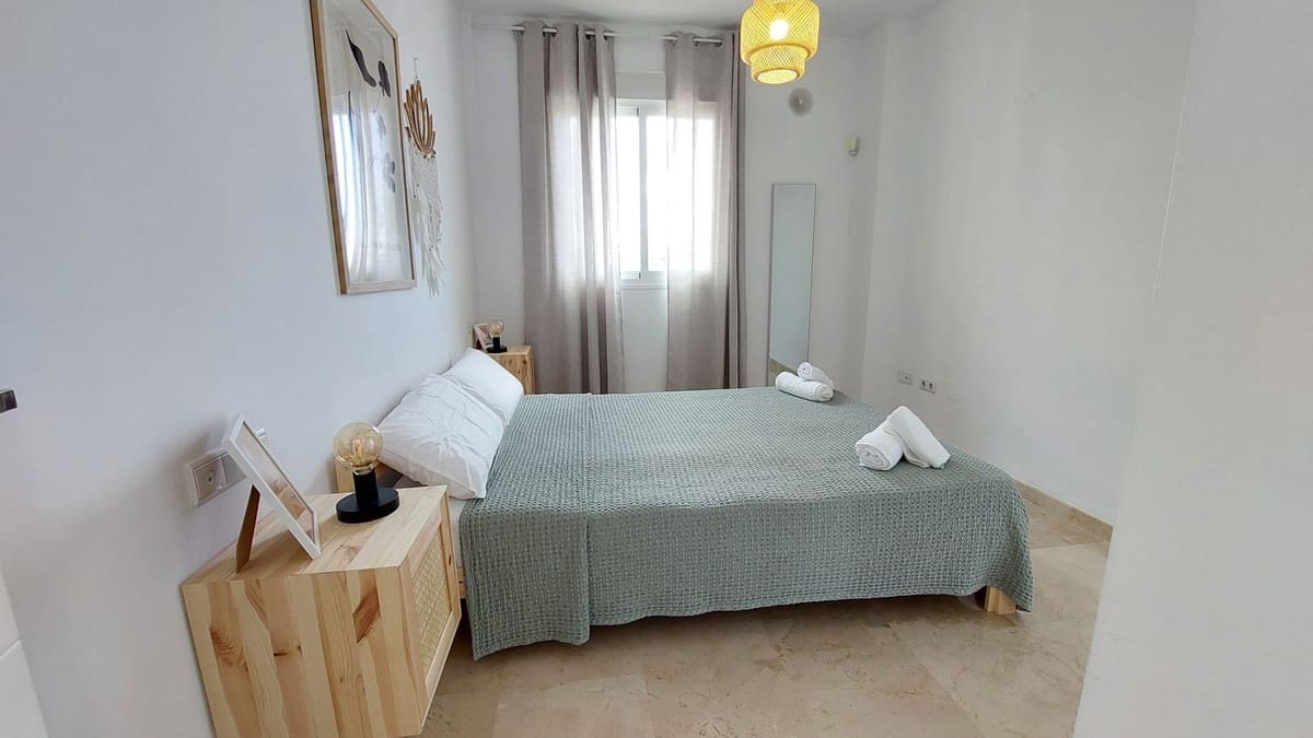 1 bedroom Apartment for sale in Fuengirola with pool - € 310,000 (Ref: 9971999)