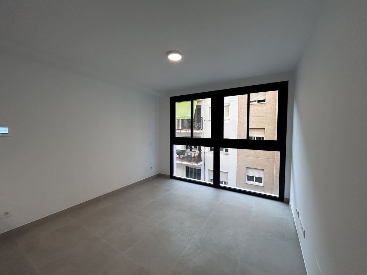 1 slaapkamer Appartement te koop in Estepona - € 299.000 (Ref: 9972001)
