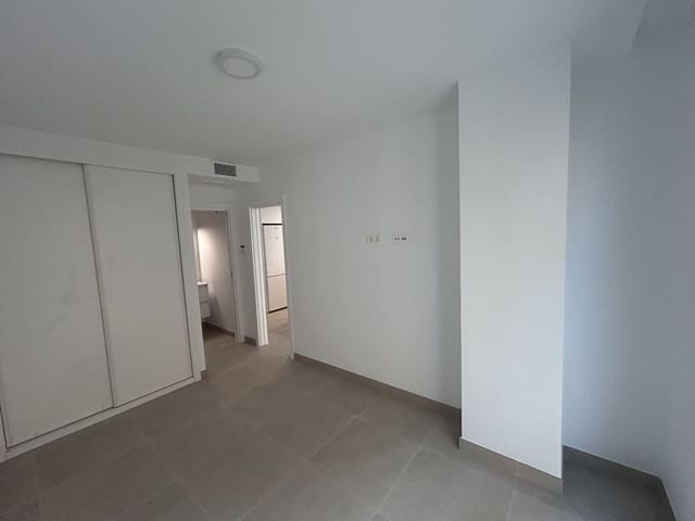 1 slaapkamer Appartement te koop in Estepona - € 299.000 (Ref: 9972001)