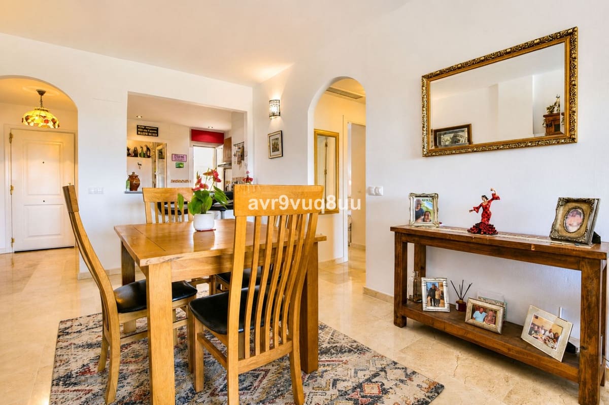 2 slaapkamer Appartement te koop in El Faro met zwembad - € 395.000 (Ref: 9972002)