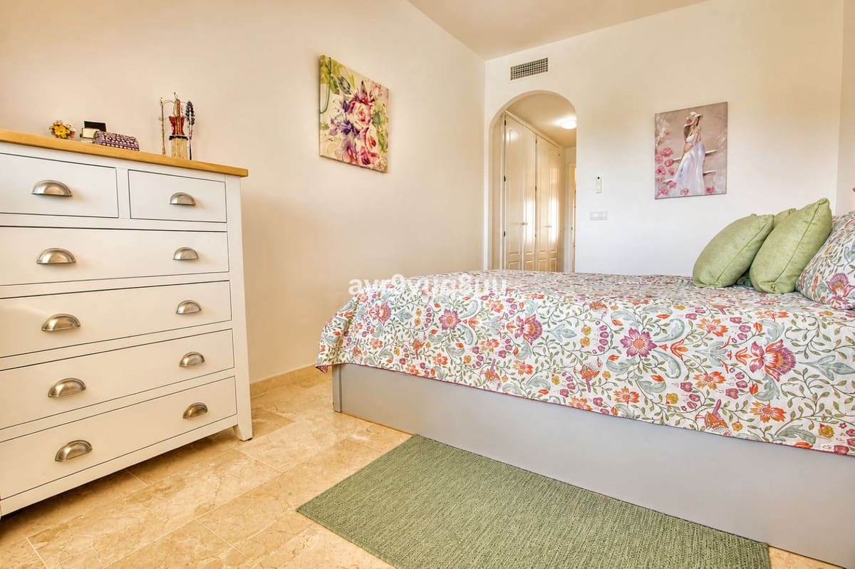 2 slaapkamer Appartement te koop in El Faro met zwembad - € 395.000 (Ref: 9972002)