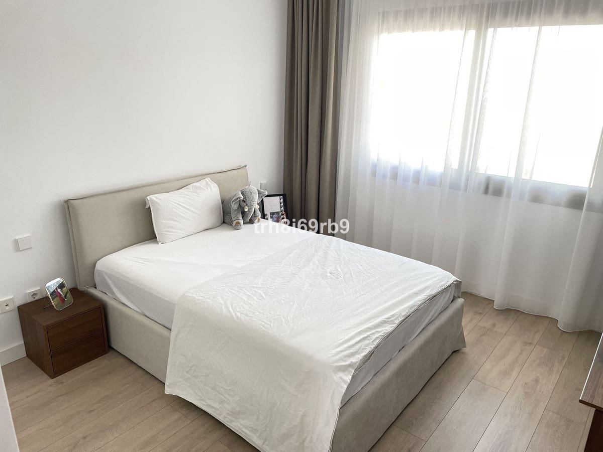 2 bedroom Apartment for sale in Bel-Air with pool - € 395,000 (Ref: 9972006)