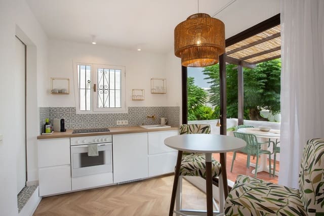 1 soveværelse Lejlighed til salg i Estepona med swimmingpool - € 349.000 (Ref: 9972007)