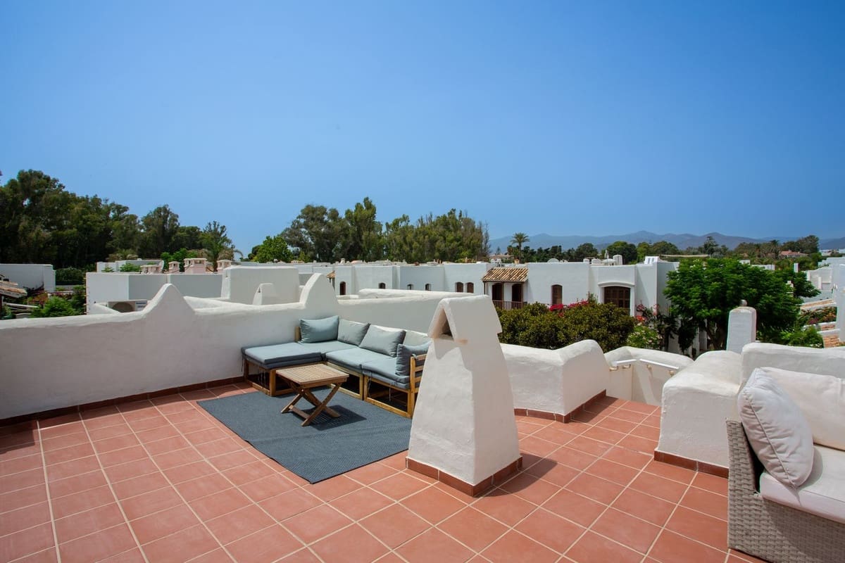 1 soveværelse Lejlighed til salg i Estepona med swimmingpool - € 349.000 (Ref: 9972007)