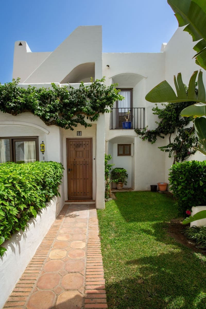 1 soveværelse Lejlighed til salg i Estepona med swimmingpool - € 349.000 (Ref: 9972007)