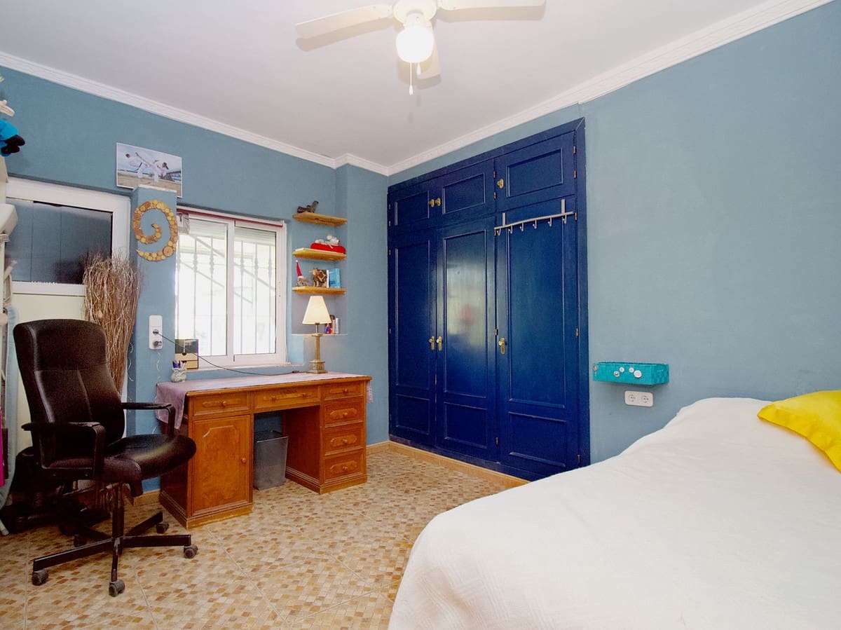 5 slaapkamer Halfvrijstaande villa te koop in Coin met zwembad - € 370.000 (Ref: 9972012)