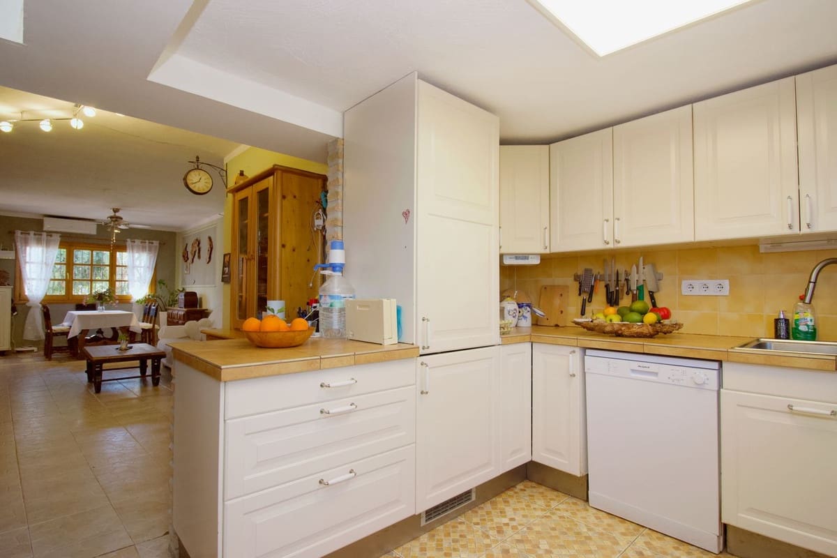 5 slaapkamer Halfvrijstaande villa te koop in Coin met zwembad - € 370.000 (Ref: 9972012)