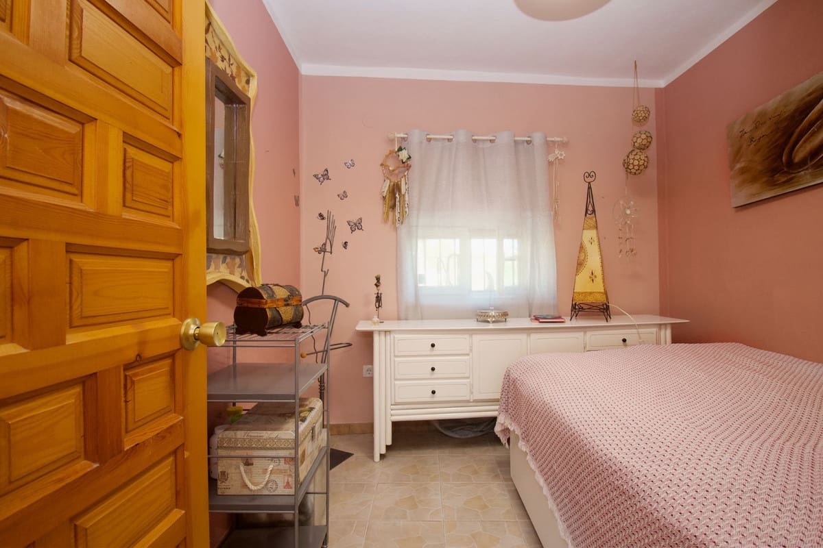 5 slaapkamer Halfvrijstaande villa te koop in Coin met zwembad - € 370.000 (Ref: 9972012)