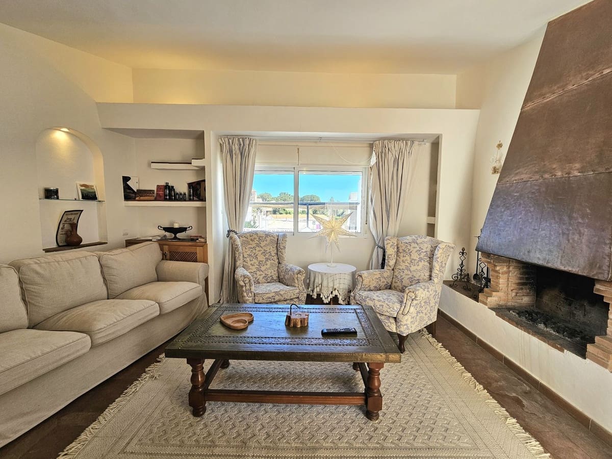 2 bedroom Townhouse for sale in Mijas - € 299,000 (Ref: 9972015)