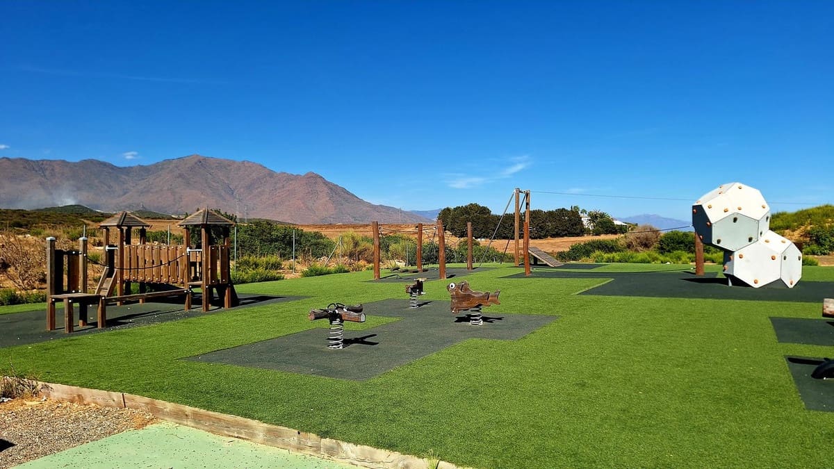 3 bedroom Apartment for sale in Bahia de Casares with pool garage - € 269,000 (Ref: 9972017)