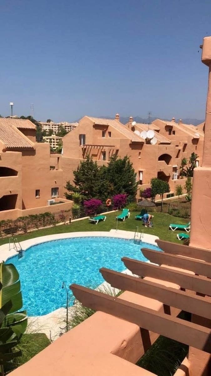 1 bedroom Apartment for sale in Elviria with pool - € 299,000 (Ref: 9972022)