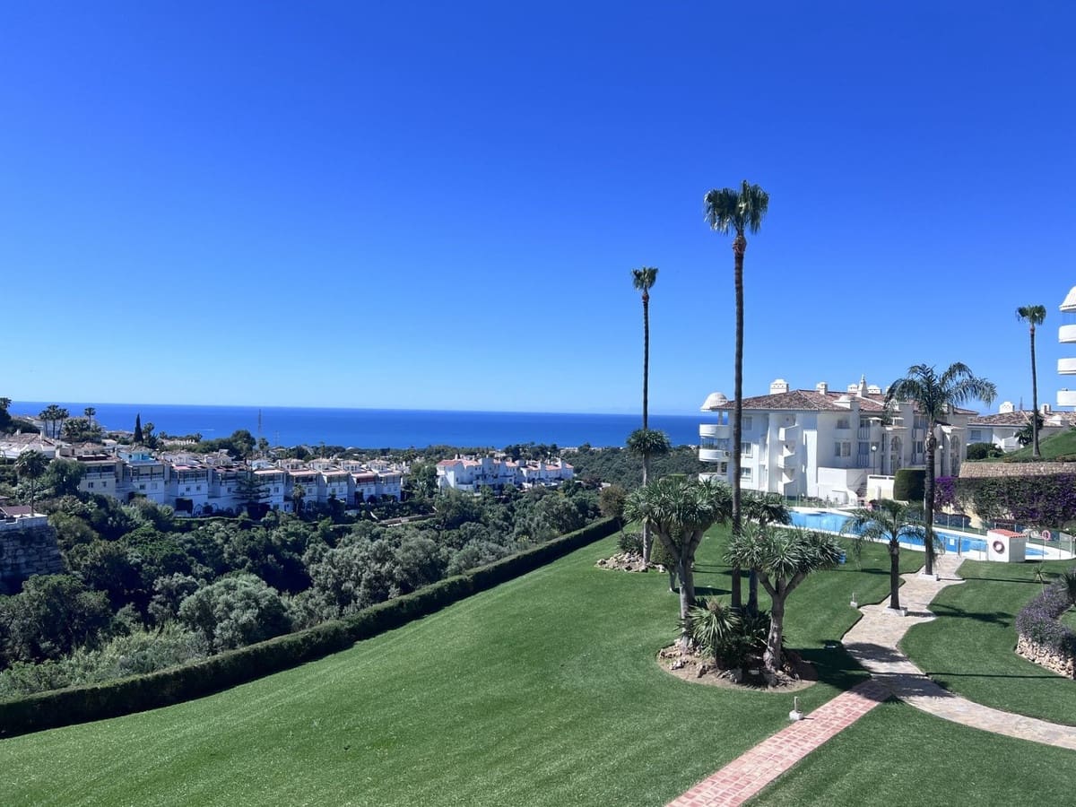 Apartamento de 2 habitaciones en Calahonda en venta con piscina - 380.000 € (Ref: 9972026)