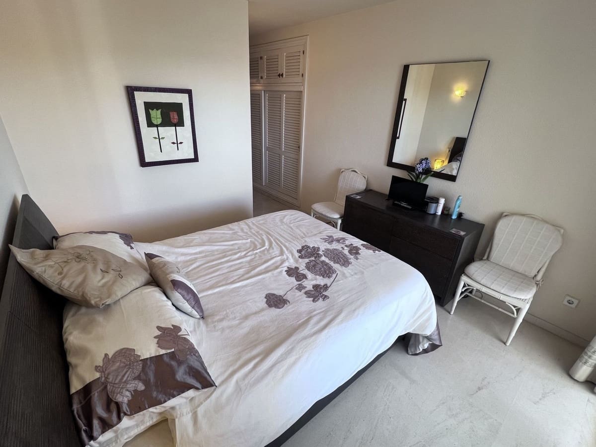 Apartamento de 2 habitaciones en Calahonda en venta con piscina - 380.000 € (Ref: 9972026)