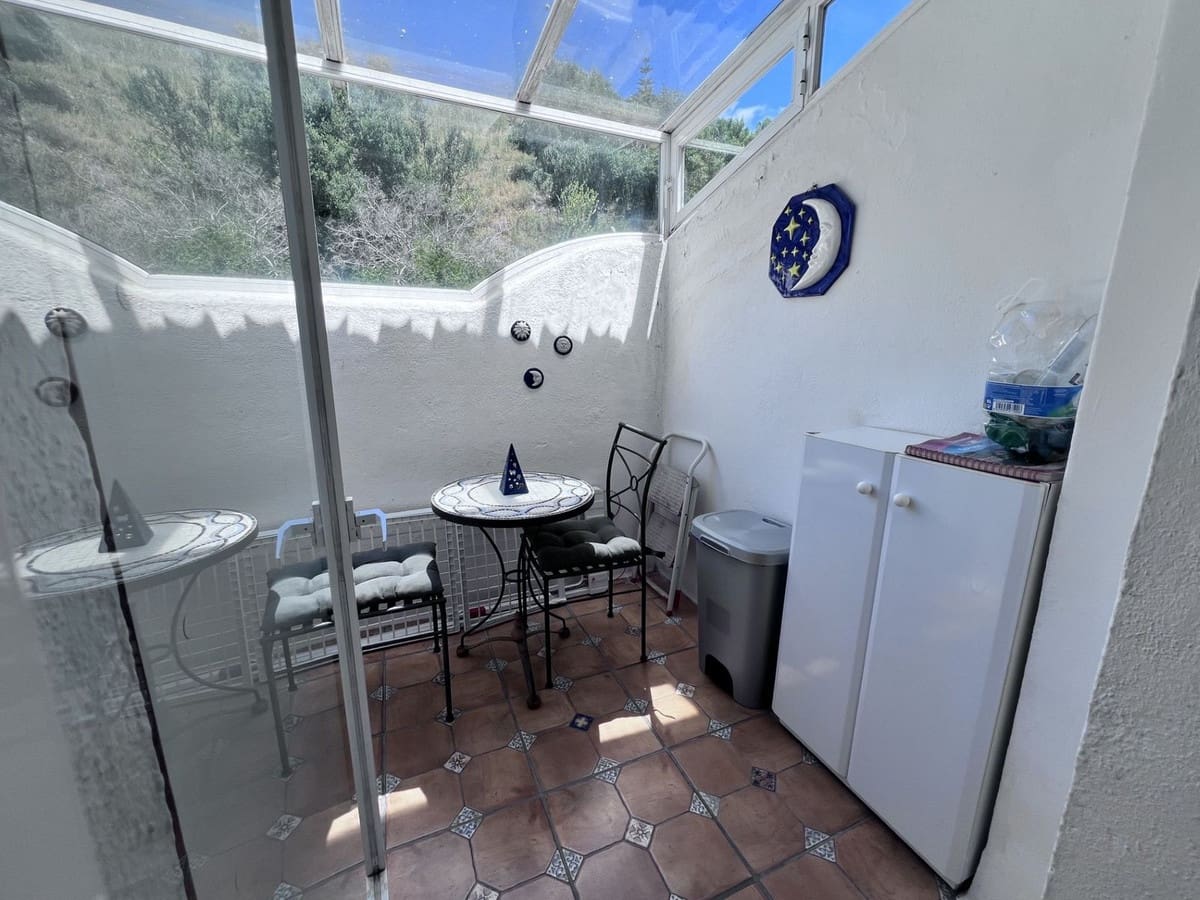 Apartamento de 2 habitaciones en Calahonda en venta con piscina - 380.000 € (Ref: 9972026)