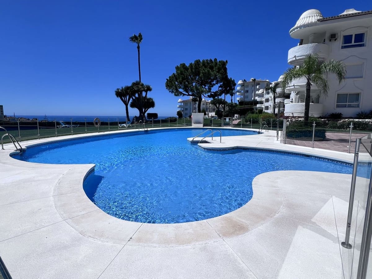 Apartamento de 2 habitaciones en Calahonda en venta con piscina - 380.000 € (Ref: 9972026)