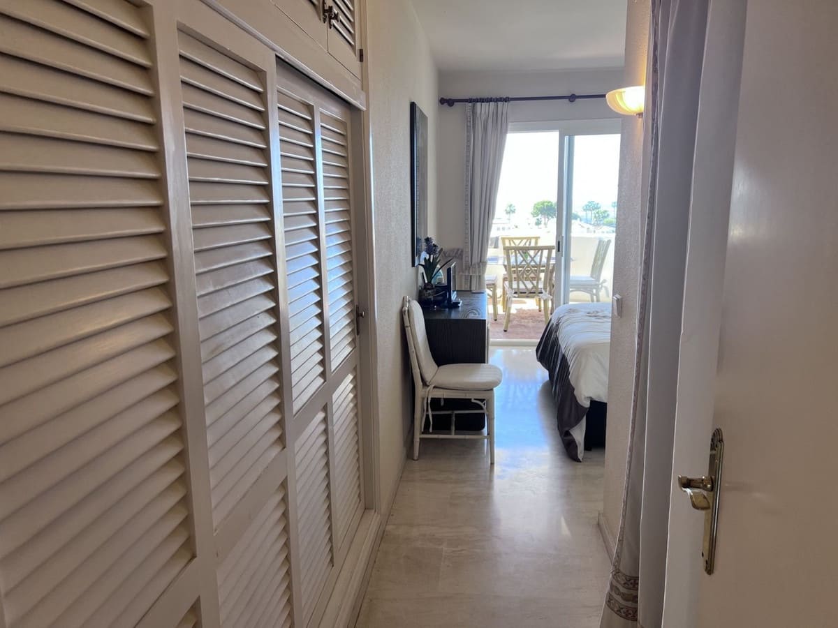 Apartamento de 2 habitaciones en Calahonda en venta con piscina - 380.000 € (Ref: 9972026)