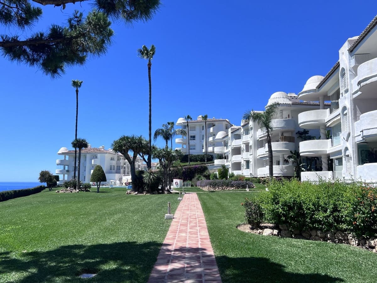 Apartamento de 2 habitaciones en Calahonda en venta con piscina - 380.000 € (Ref: 9972026)