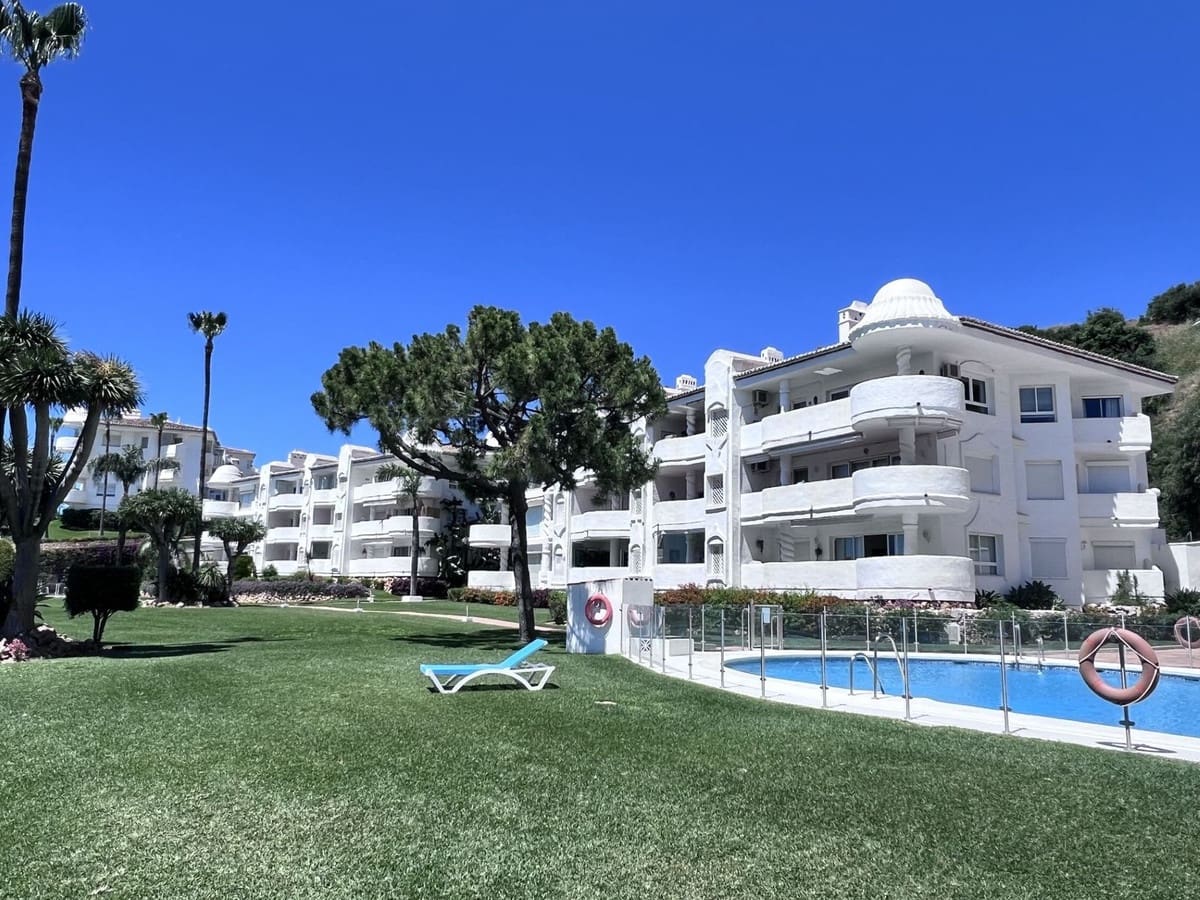 Apartamento de 2 habitaciones en Calahonda en venta con piscina - 380.000 € (Ref: 9972026)
