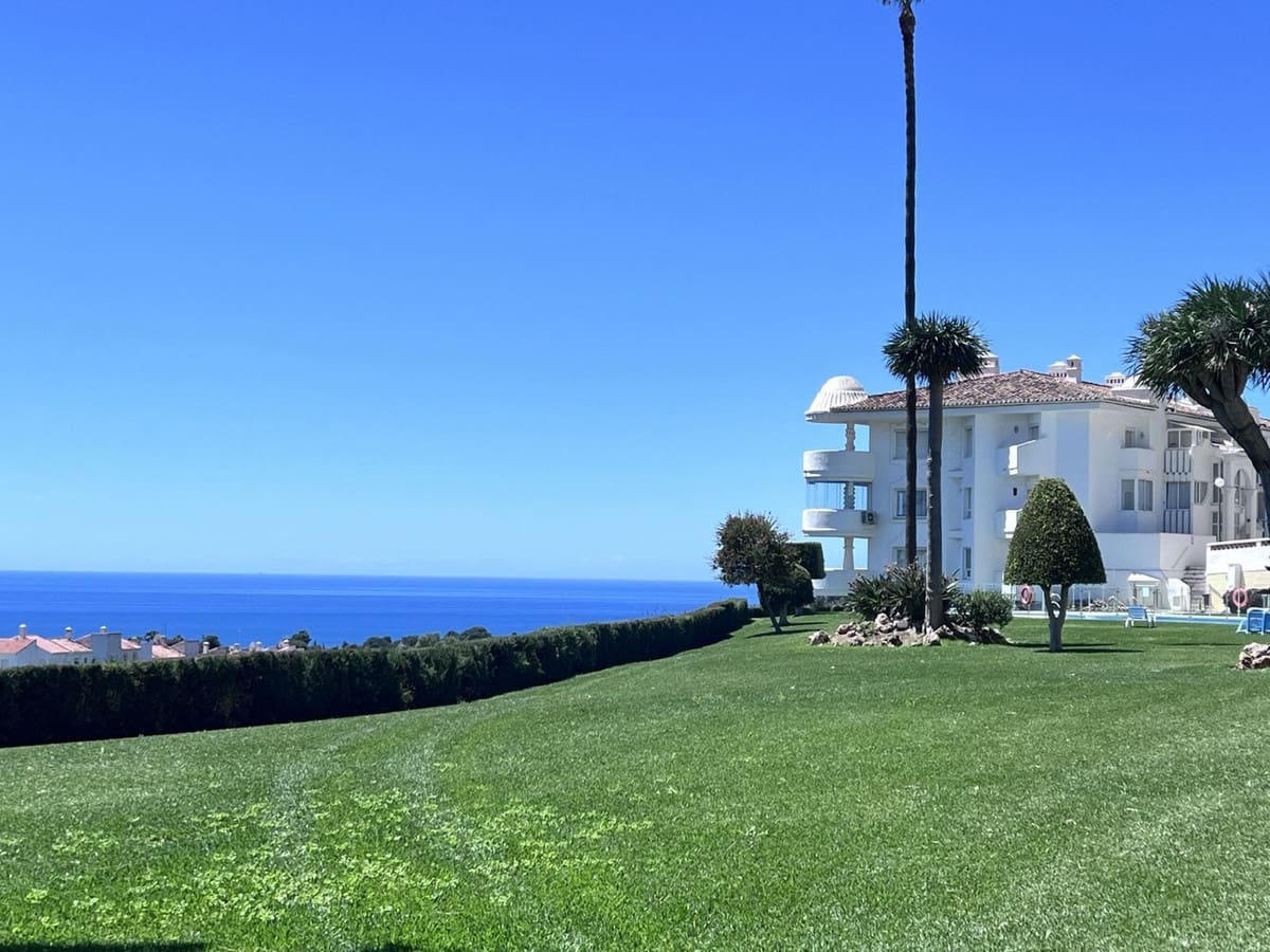 Apartamento de 2 habitaciones en Calahonda en venta con piscina - 380.000 € (Ref: 9972026)