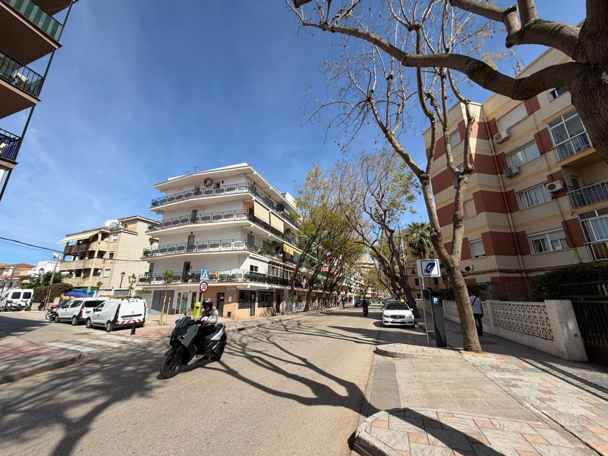 2 slaapkamer Appartement te koop in Fuengirola - € 315.000 (Ref: 9972031)