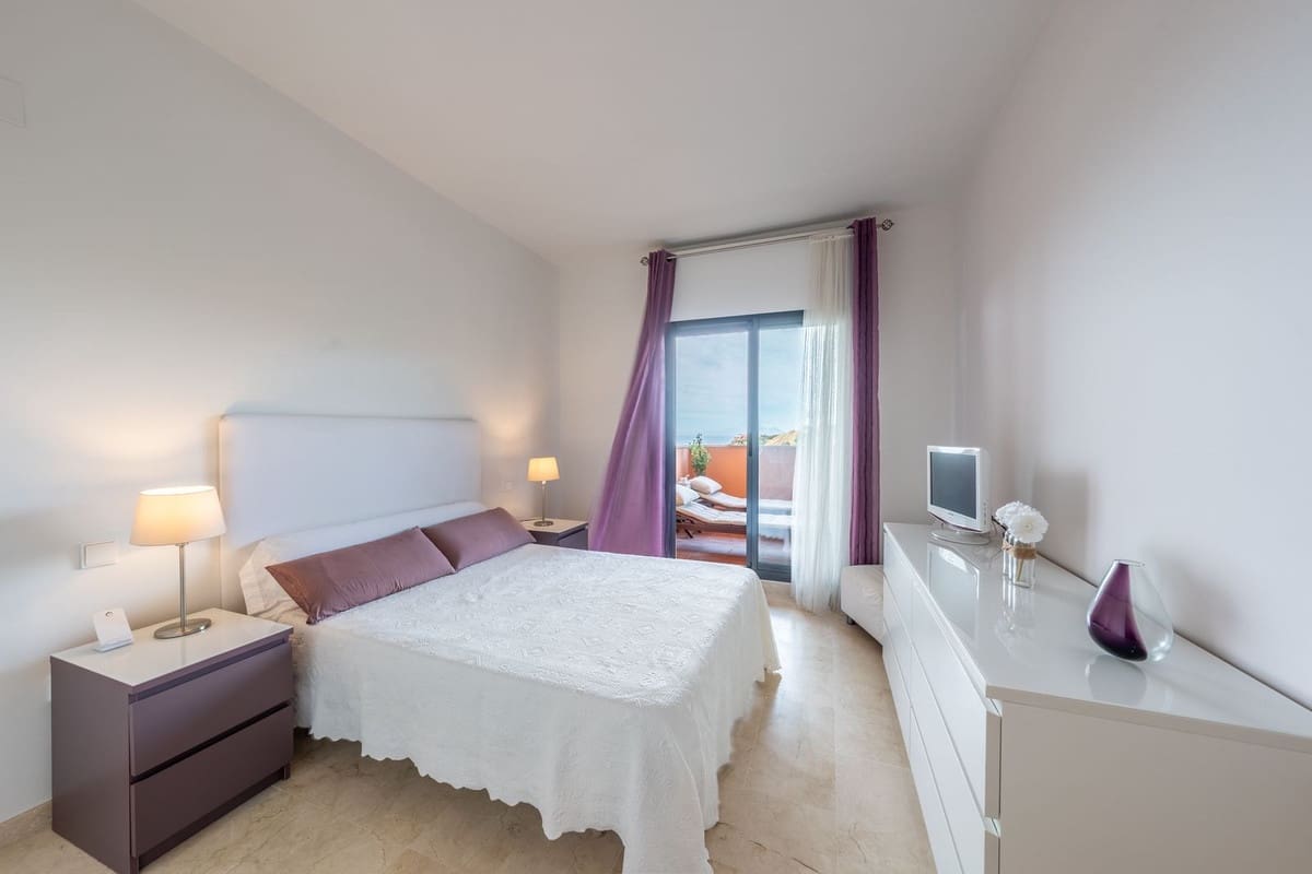 Apartamento de 2 habitaciones en Manilva en venta con piscina - 295.000 € (Ref: 9972032)