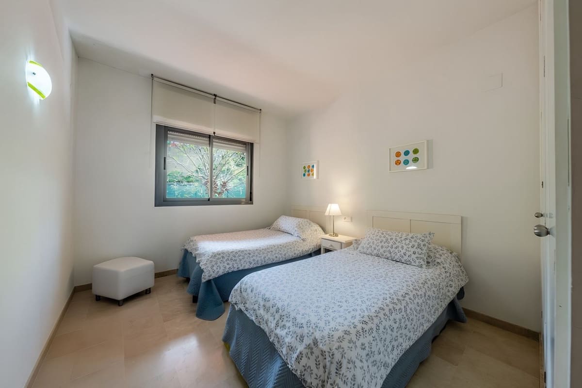 Apartamento de 2 habitaciones en Manilva en venta con piscina - 295.000 € (Ref: 9972032)