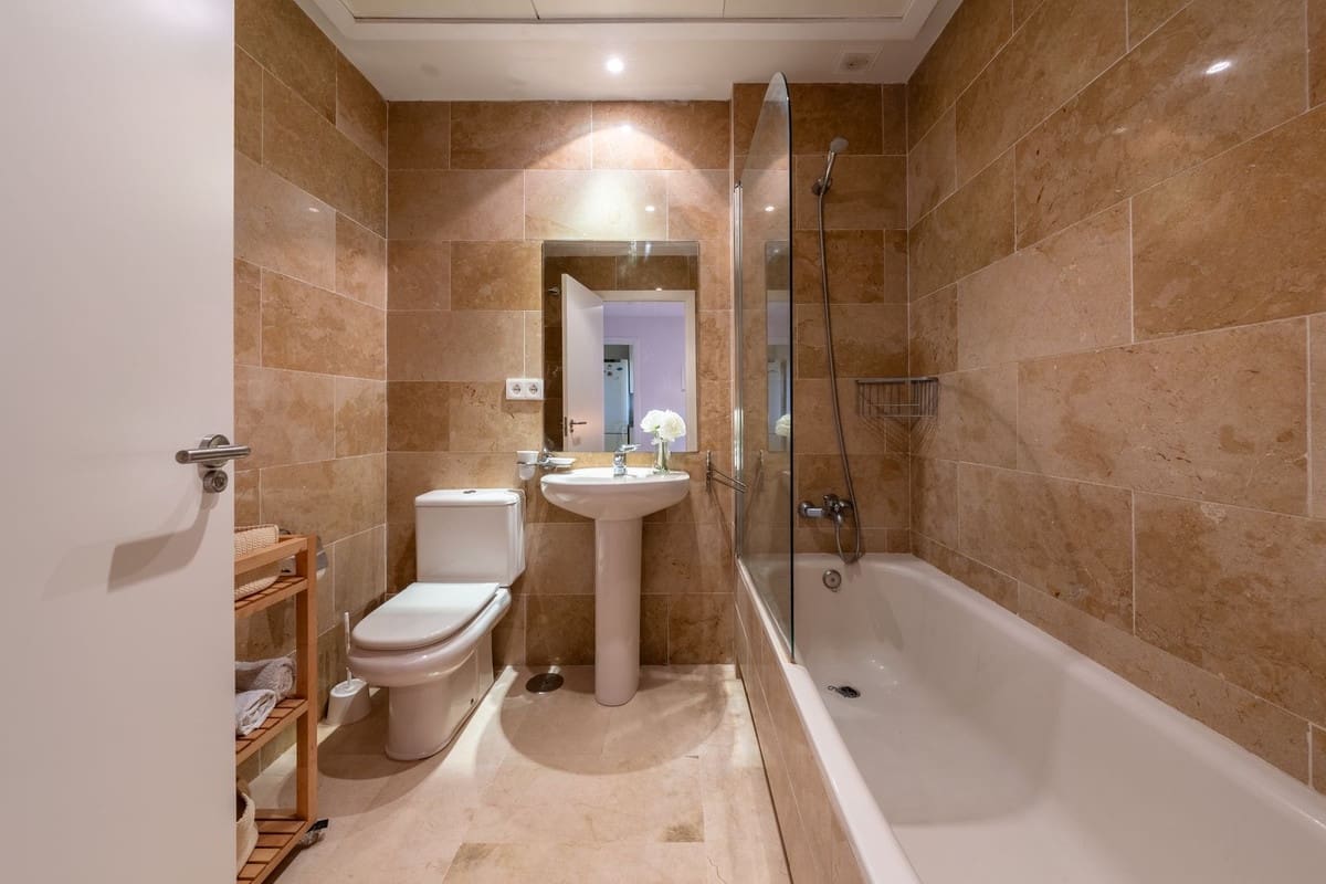 Apartamento de 2 habitaciones en Manilva en venta con piscina - 295.000 € (Ref: 9972032)