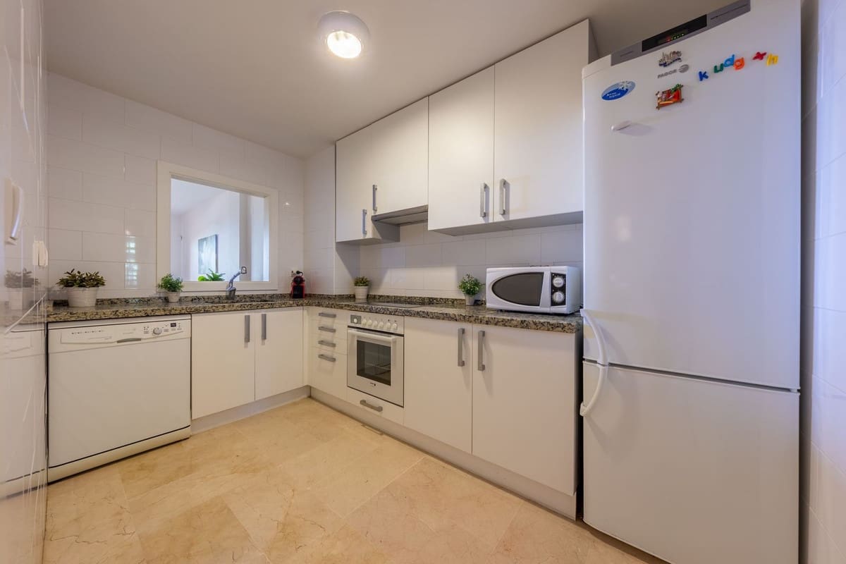 Apartamento de 2 habitaciones en Manilva en venta con piscina - 295.000 € (Ref: 9972032)
