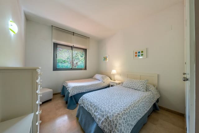 Apartamento de 2 habitaciones en Manilva en venta con piscina - 295.000 € (Ref: 9972032)