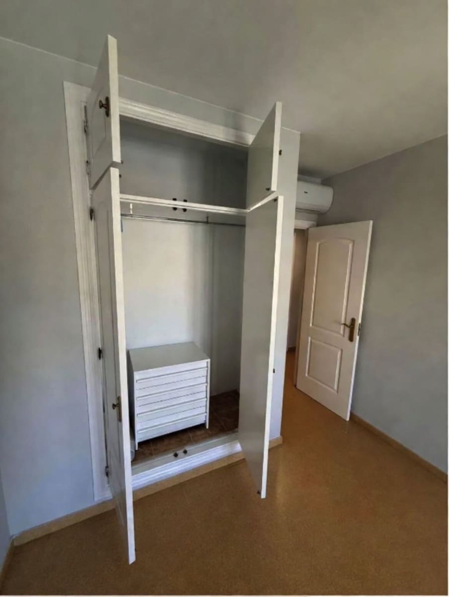 Apartamento de 2 habitaciones en San Luis de Sabinillas en venta con piscina - 297.000 € (Ref: 9972037)