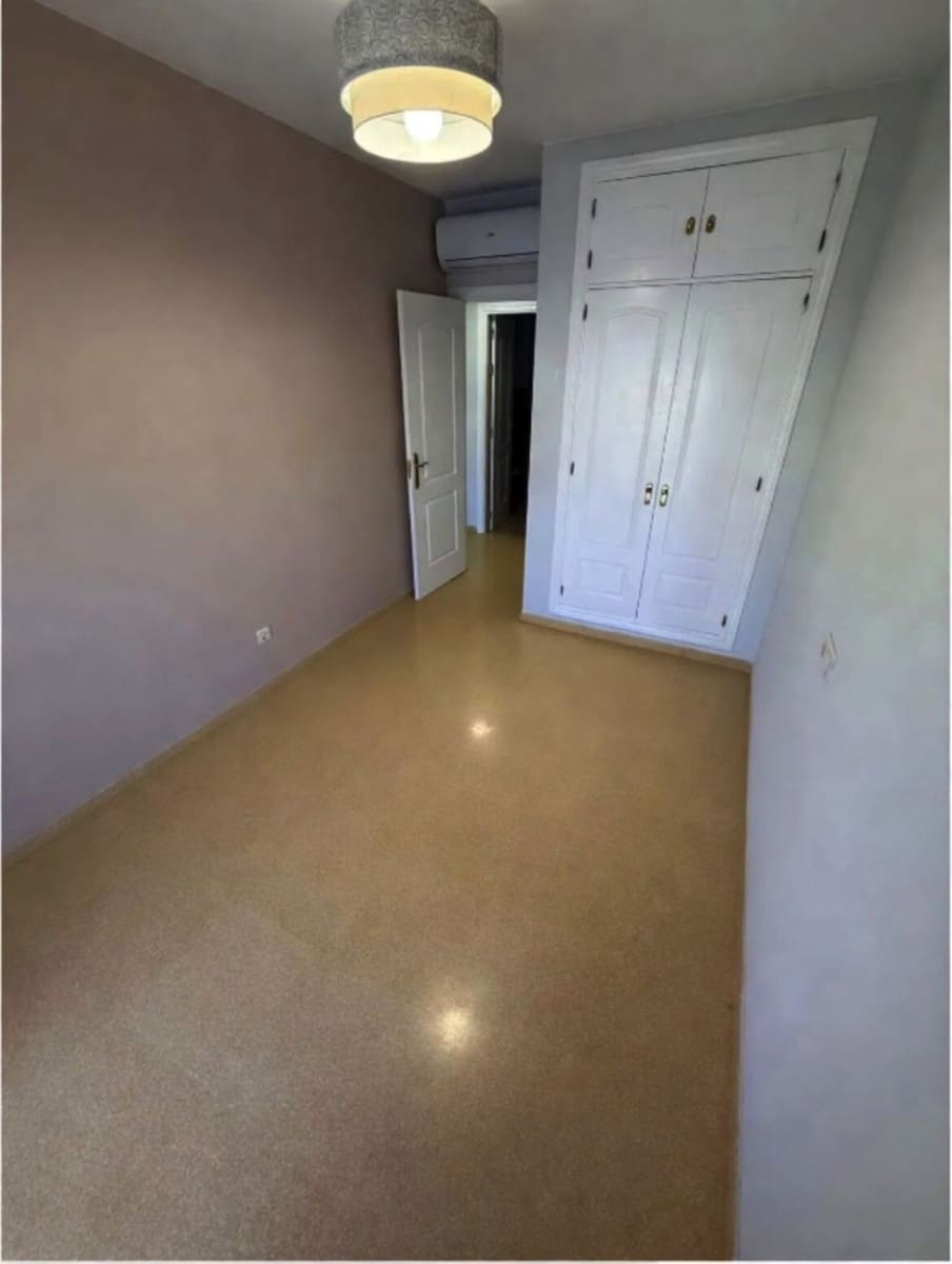 Apartamento de 2 habitaciones en San Luis de Sabinillas en venta con piscina - 297.000 € (Ref: 9972037)