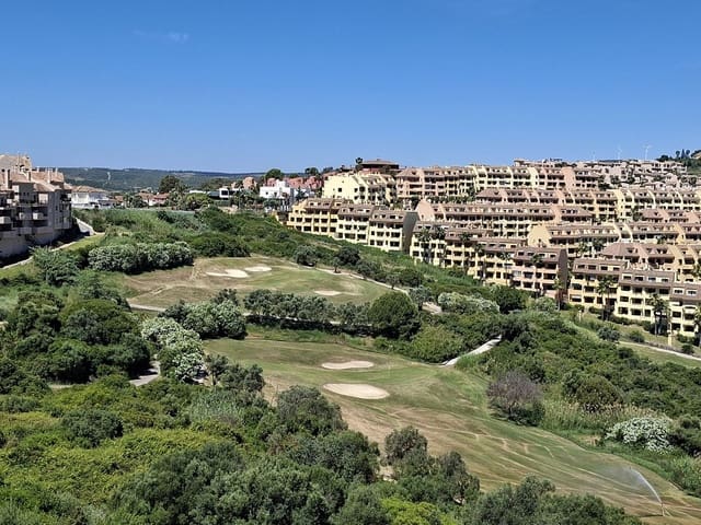 3 makuuhuone Huoneisto myytävänä paikassa La Duquesa / Puerto de la Duquesa, Manilva mukana uima-altaan 
autotalli - 325 000 € (Ref: 9972040)