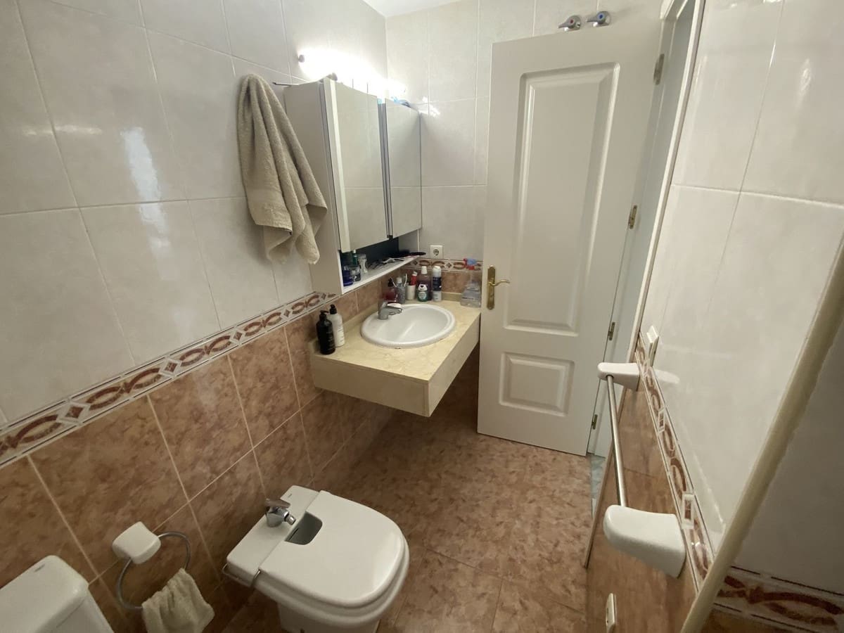 2 slaapkamer Appartement te koop in Nueva Andalucia met zwembad - € 370.000 (Ref: 9972044)